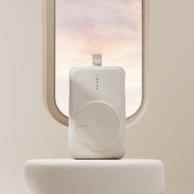 قیمت خوب بانک برق جذب مغناطیسی 10000MAH 5W 7.5W Li پلیمر ضد آتش تکنولوژی شارژ آنلاین